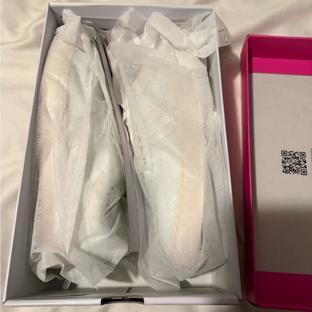 Corky's White Rizz Sneakers! Size 9 - Picture 4 of 9